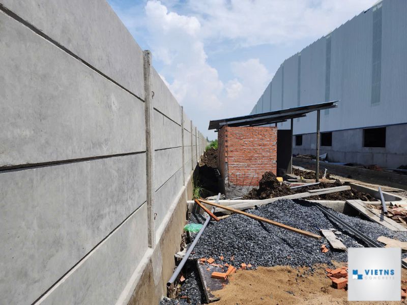Chất lượng bê tông và cốt thép là yếu tố quyết định trực tiếp đến độ bền và tuổi thọ của hàng rào