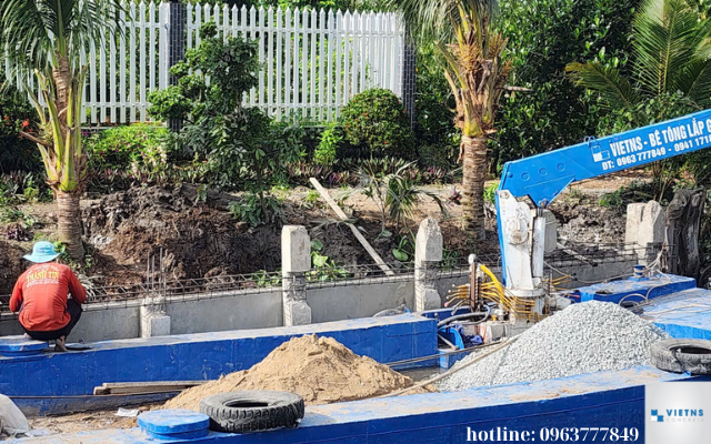 Thi công tường chắn đất bê tông cốt thép 